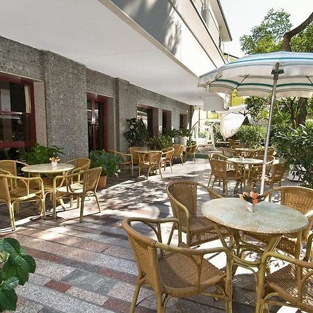 Hotel Capinera Rímini Exterior foto